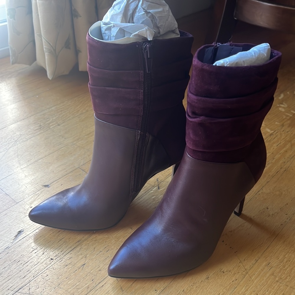 Guess violet dark red leather booties shoes size 5